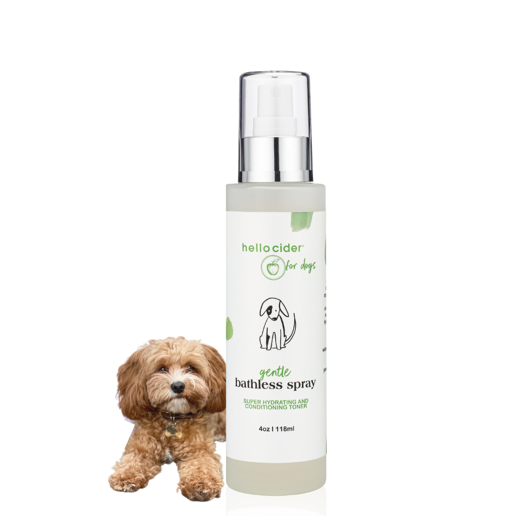 Gentle bathless spray for pet